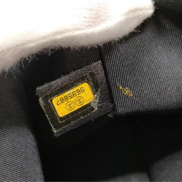 CHANEL CC PATENT LEATHER CLEAR VINYL TOTE - Picture 13 of 14